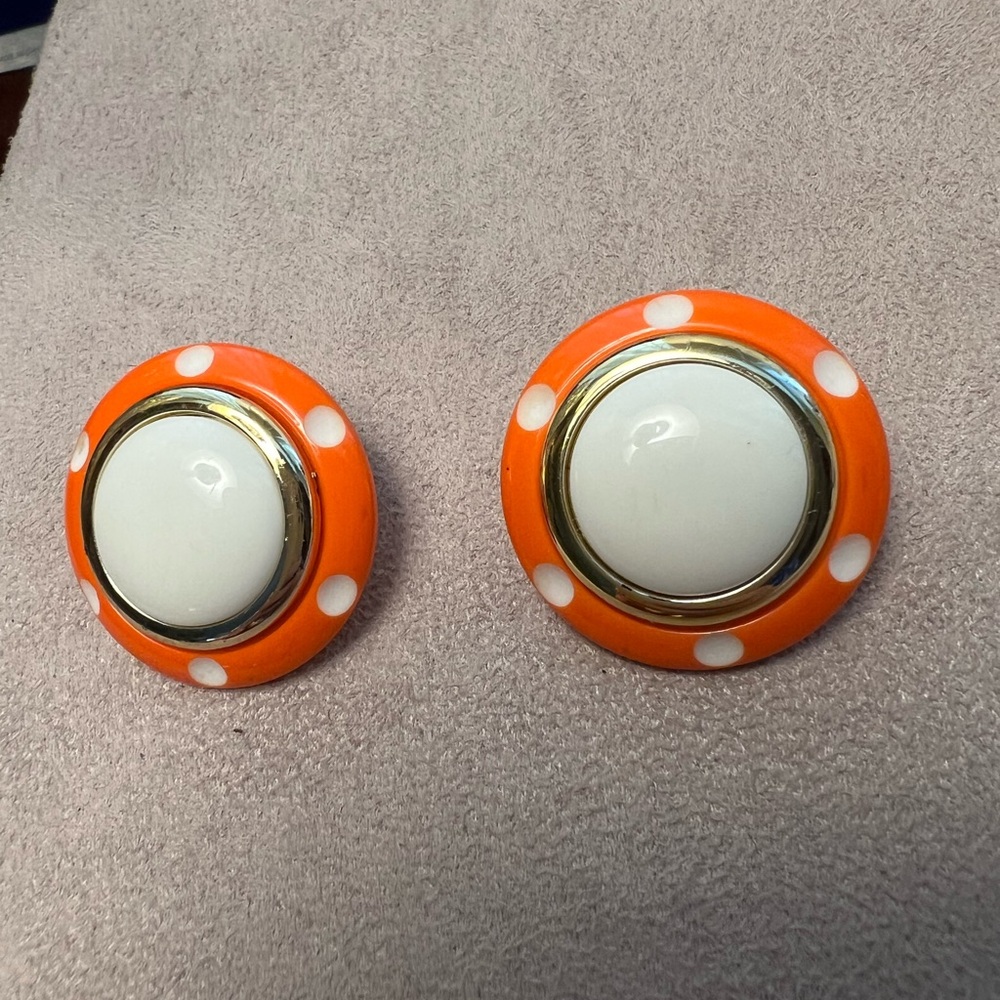 Vintage Orange Polka Dot Button Clip On Earrings with White Center EUC - Picture 2 of 4